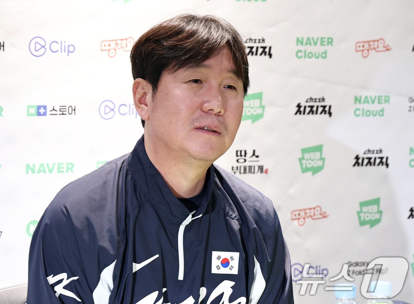 본문 이미지 - 류지현 야구 국가대표팀 감독이 9일 오후 서울 구로구 고척스카이돔에서 열리는 &#39;2025 K-BASEBALL SERIES&#39; 체코와의 평가전을 앞두고 취재진의 질문에 답하고 있다. 2025.11.9/뉴스1 ⓒ News1 구윤성 기자
