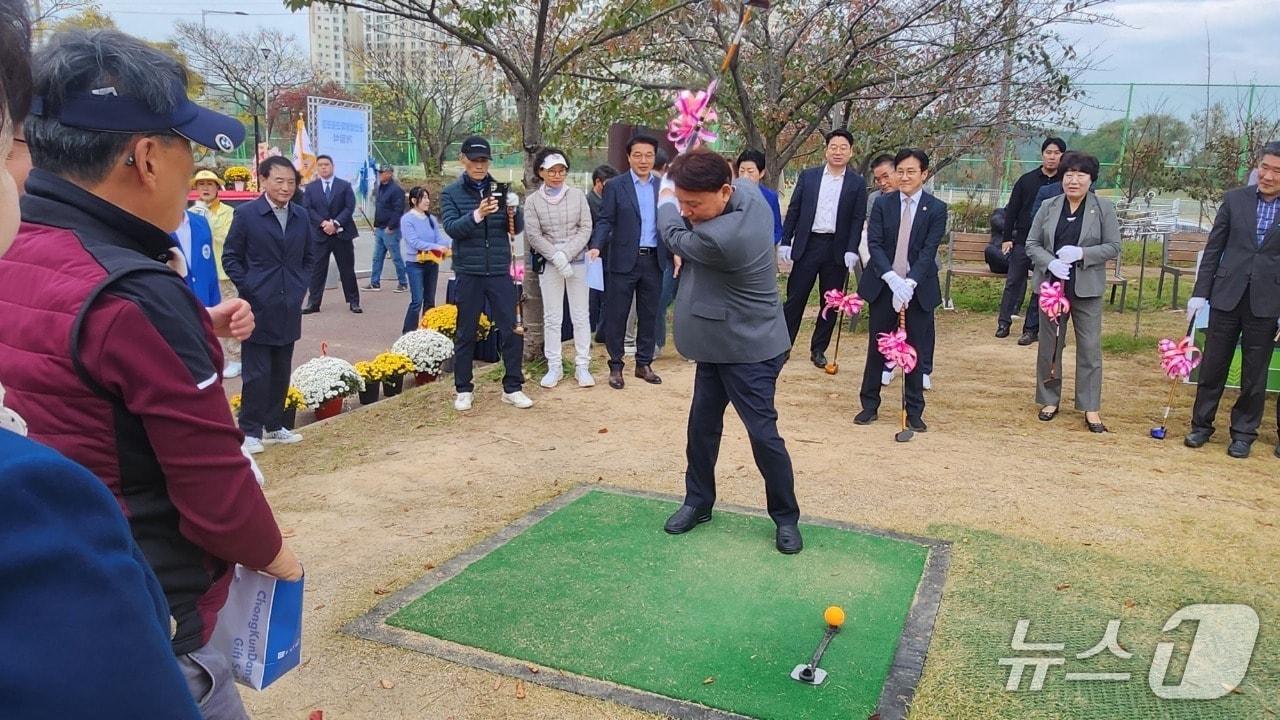 본문 이미지 - 군산시 오식도동에 18홀 규모의 생말파크골프장이 문을 열었다.&#40;군산시 제공, 재판매 및 DB 금지&#41;