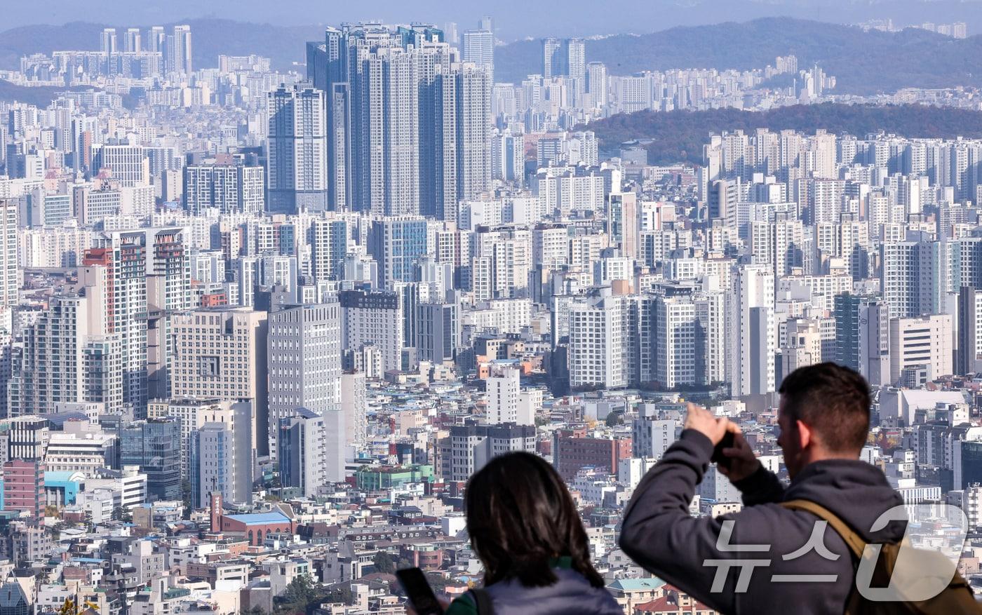 서울 남산에서 바라본 아파트 단지 모습. &#40;자료 사진&#41;/뉴스1 ⓒ News1 이호윤 기자