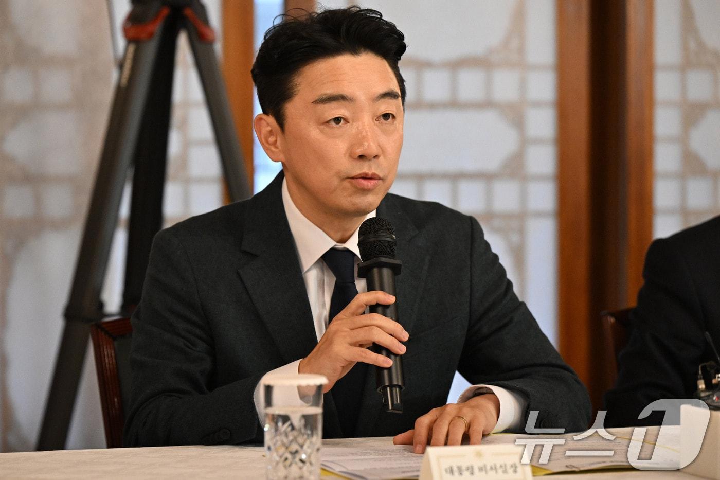 강훈식 대통령비서실장이 지난달 9일 서울 종로구 총리공관에서 열린 고위당정협의회에 참석해 발언하고 있다. &#40;공동취재&#41; 2025.11.9/뉴스1 ⓒ News1 이광호 기자