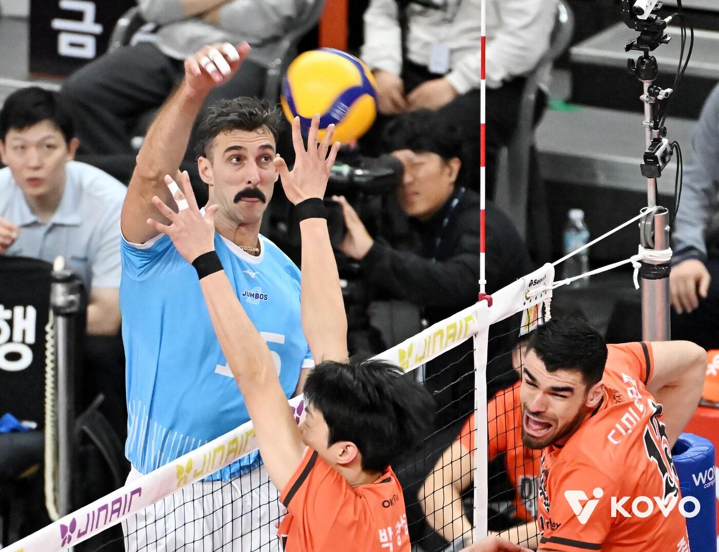 본문 이미지 -  대한항공이 OK저축은행을 3-1로 이겼다.&#40;KOVO제공&#41; 