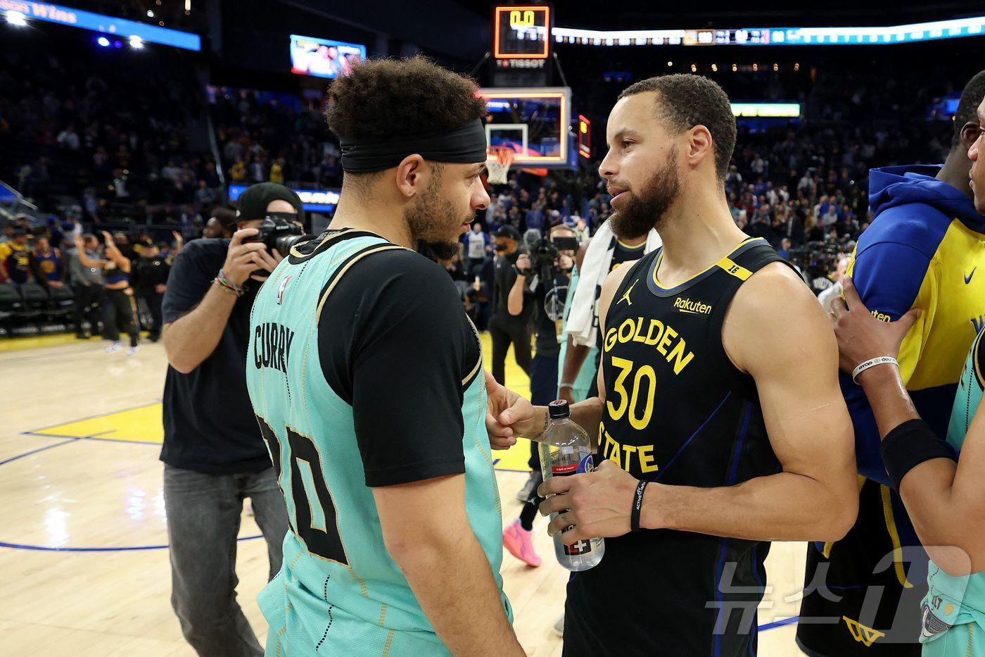 NBA 골든스테이트 스테픈 커리&#40;오른쪽&#41;와 그의 동생 세스 커리.  ⓒ AFP=뉴스1