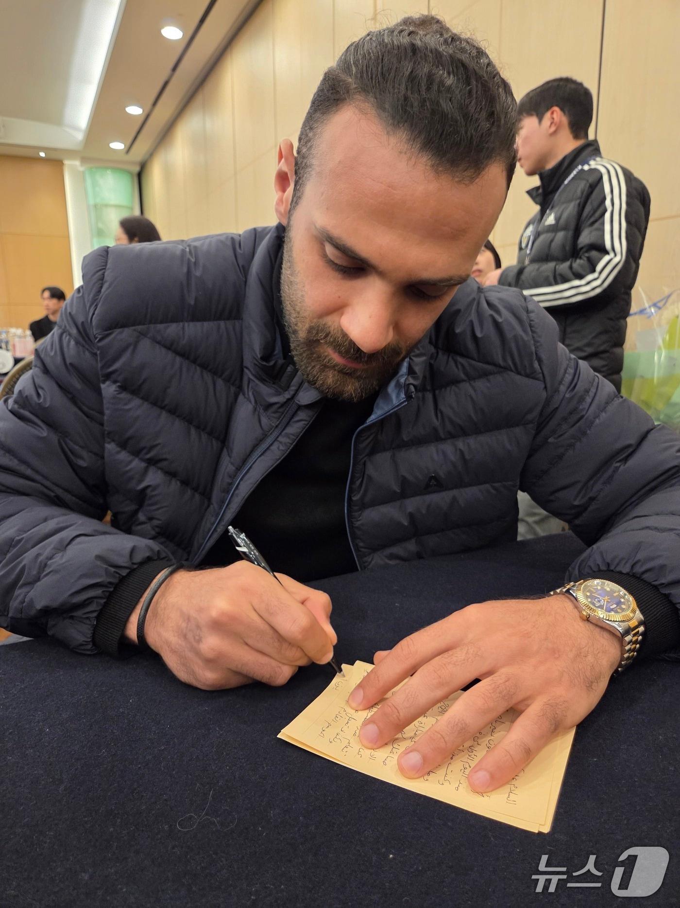 본문 이미지 - 재계약에 대한 긍정적 견해를 밝힌 야잔ⓒ News1 안영준 기자 