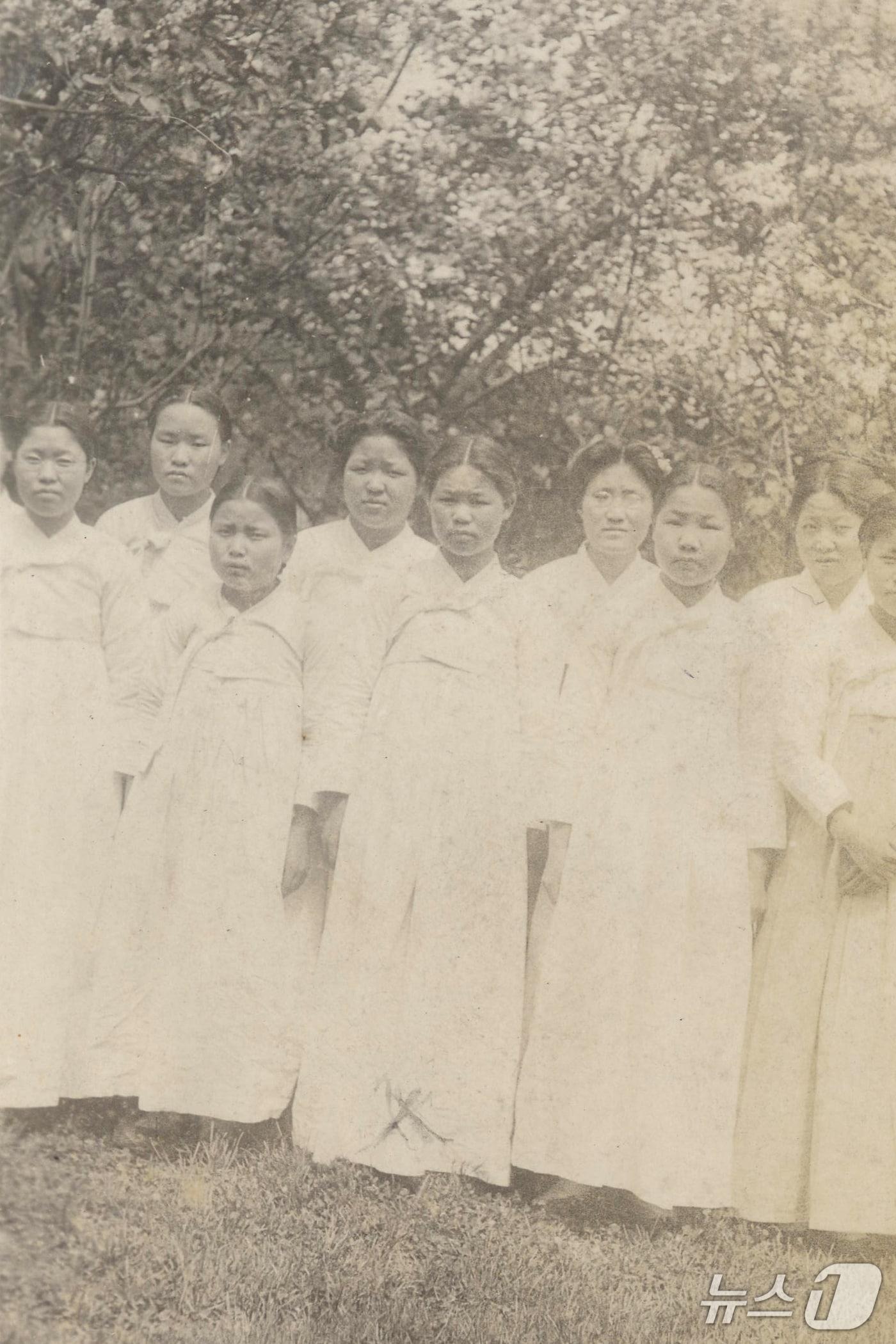 본문 이미지 - 유관순 열사의 이화학당 재학시절 모습. &#40;이화역사관 제공. 재판매 및 DB금지&#41;