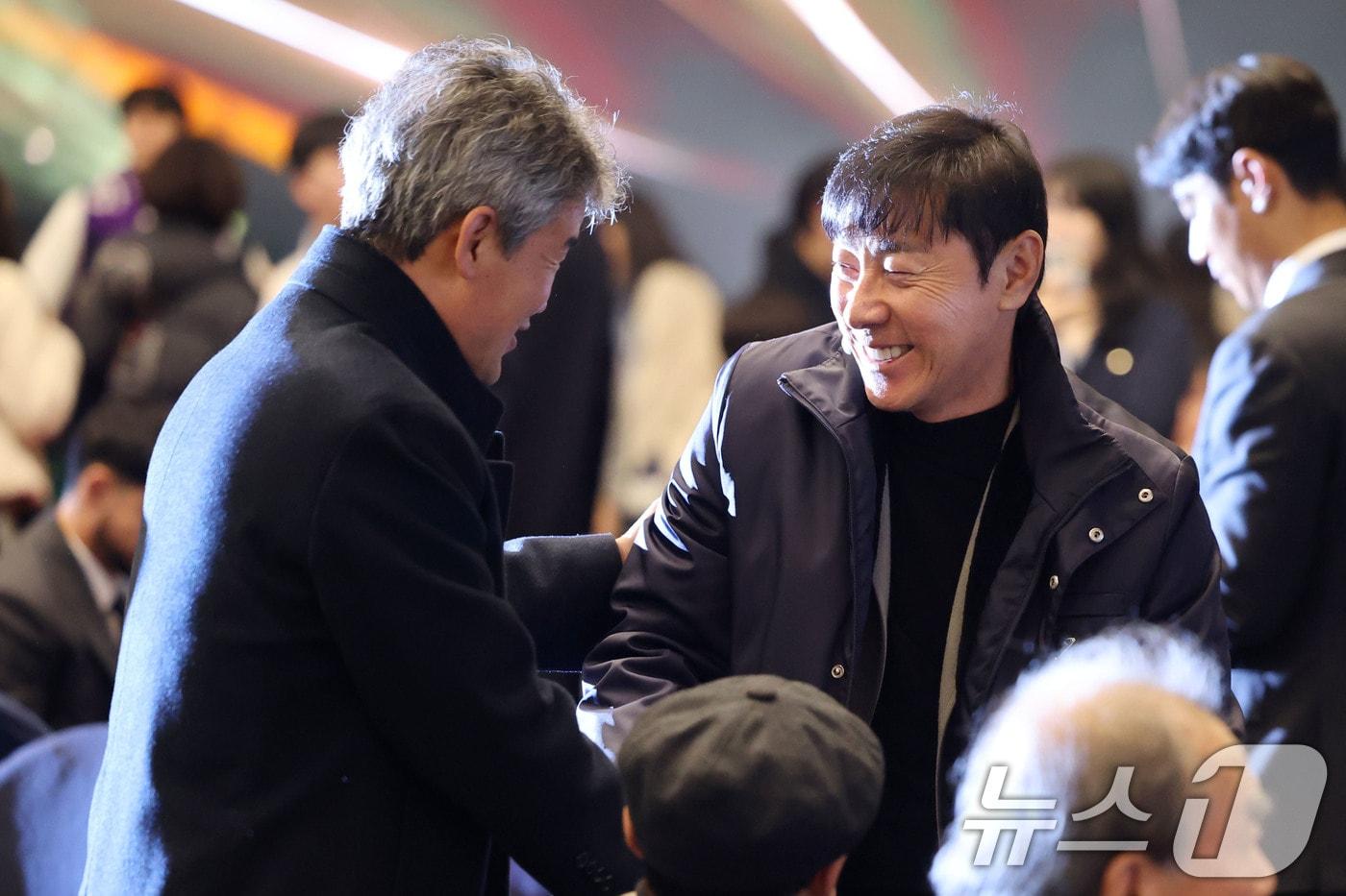 신태용  감독 이슈가 너무 길어지고 있다. 더 이상의 논란 없도록, 신태용 감독의 진중한 사과가 필요하다. ⓒ News1 이광호 기자