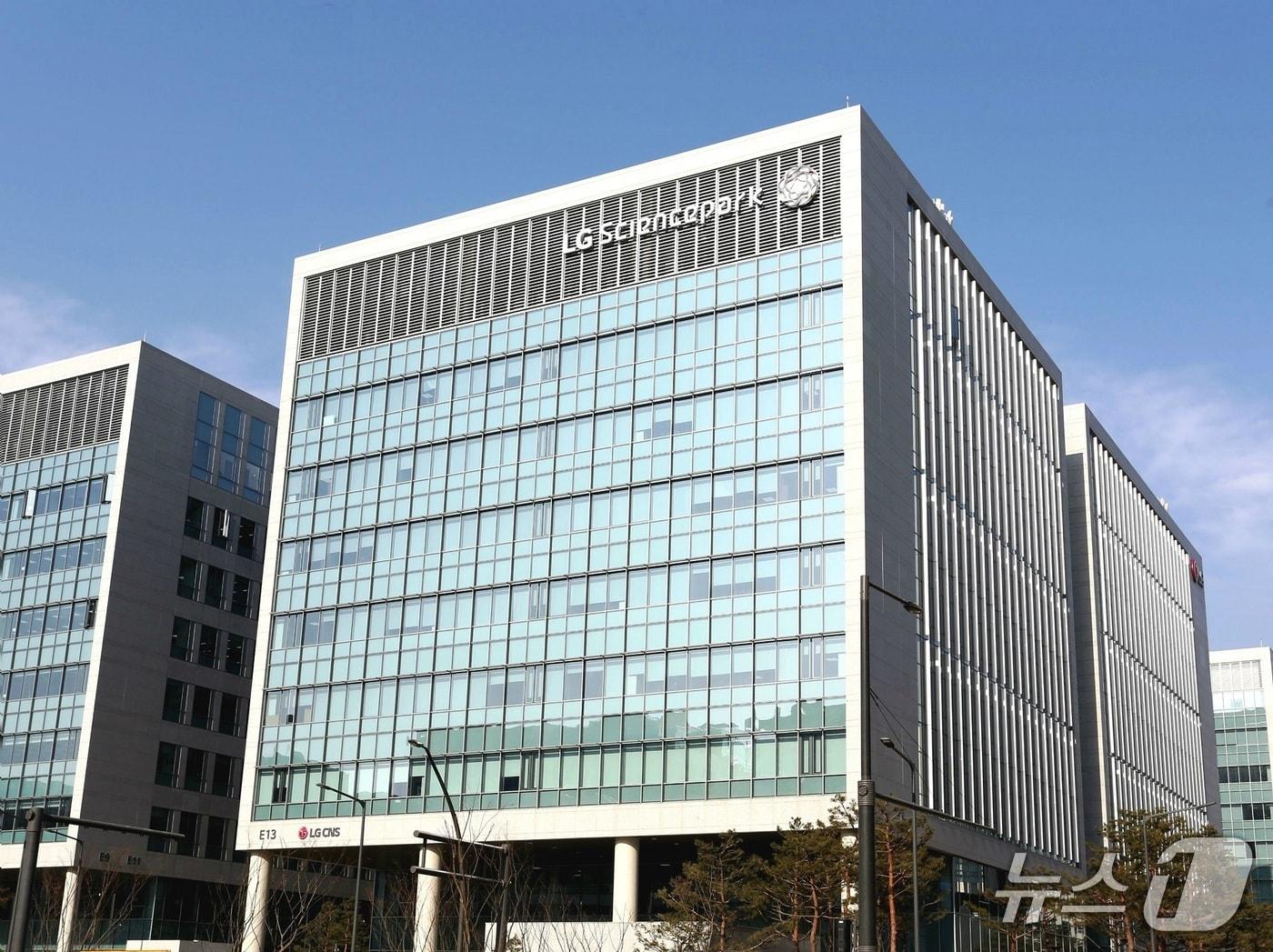 본문 이미지 - LG CNS 본사 전경