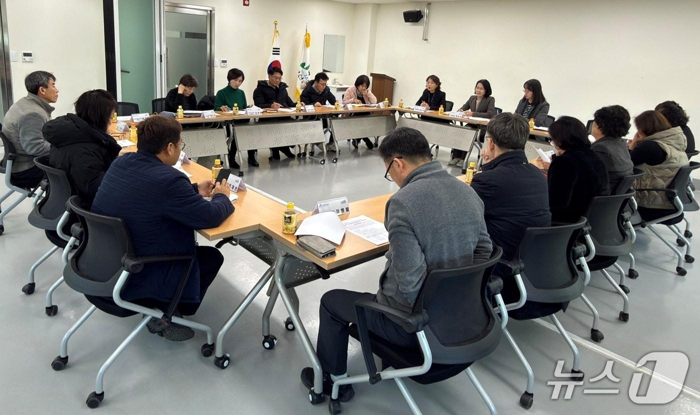 충북 괴산군은 지난 9일 자갈자갈공동체센터에서 통합돌봄 사전 준비회의를 개최했다.&#40;괴산군 제공, 재판매 및 DB금지&#41;/뉴스1