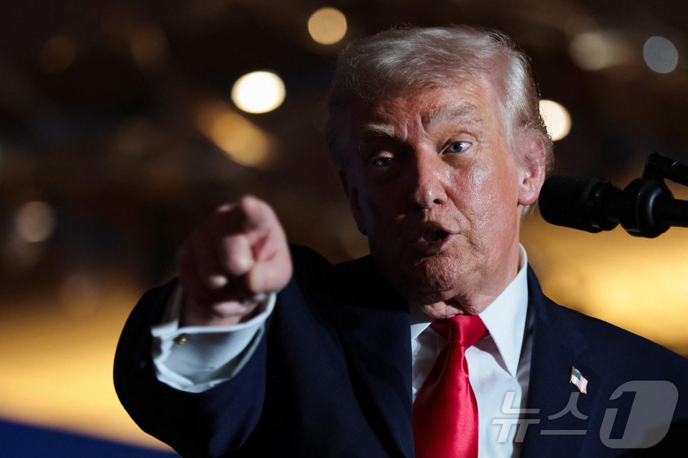 도널드 트럼프 미국 대통령이 9일&#40;현지시간&#41; 펜실베이니아주 마운트 포코노의 마운트 에어리 카지노 리조트에서 미국 경제와 생활비 문제에 관한 연설을 하고 있다. 2025.12.09 ⓒ 로이터=뉴스1 ⓒ News1 최종일 선임기자