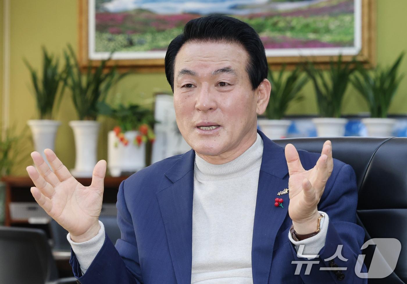 백성현 논산시장이 뉴스1과 인터뷰를 하고 있다. ⓒ News1 김기태 기자