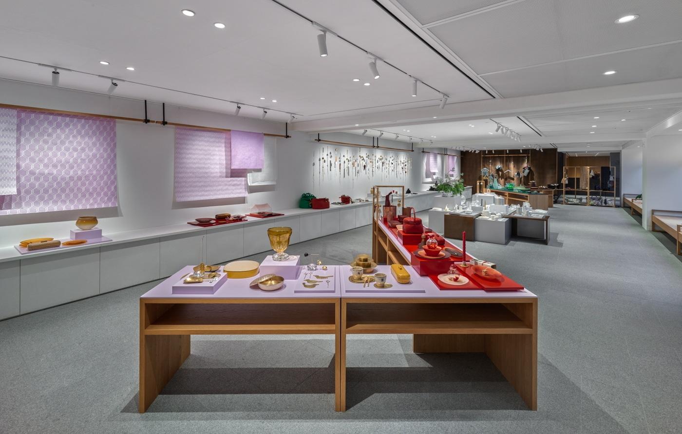 신세계화점은 연말연시를 맞아 남다른 감성과 취향을 담은 선물로 감사의 마음을 전하고자 하는 고객을 위해 특별한 행사를 마련했다.&#40;신세계백화점제공&#41;