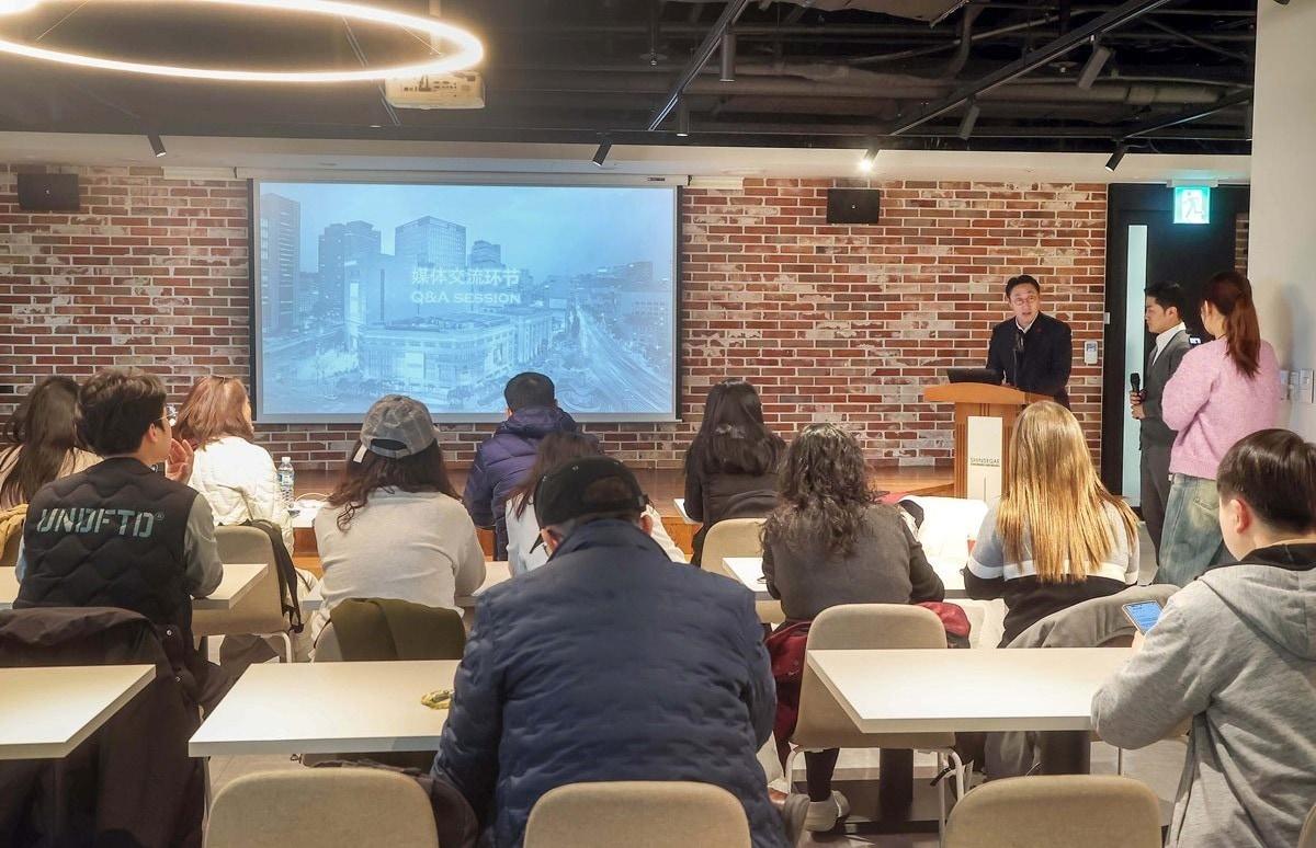 본문 이미지 - 지난 9일 서울 중구 신세계디에프 본사에서 알리페이플러스와 함께 중국·홍콩 주요 매체 기자단을 초청해 간담회를 진행했다.&#40;신세계면세점 제공&#41;. 