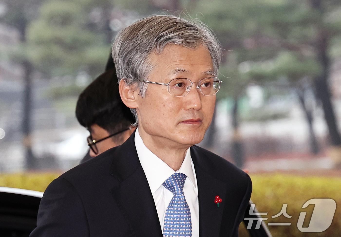 조희대 대법원장이 11일 오전 서울 서초구 대법원으로 출근하고 있다. 2025.12.11/뉴스1 ⓒ News1 구윤성 기자