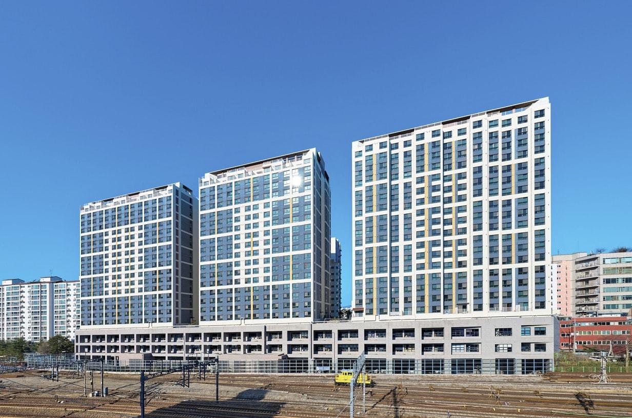 본문 이미지 - 인천광역시 부평구에 위치한 &#39;삼성희망디딤돌 인천센터&#39;의 전경.&#40;삼성 제공&#41;