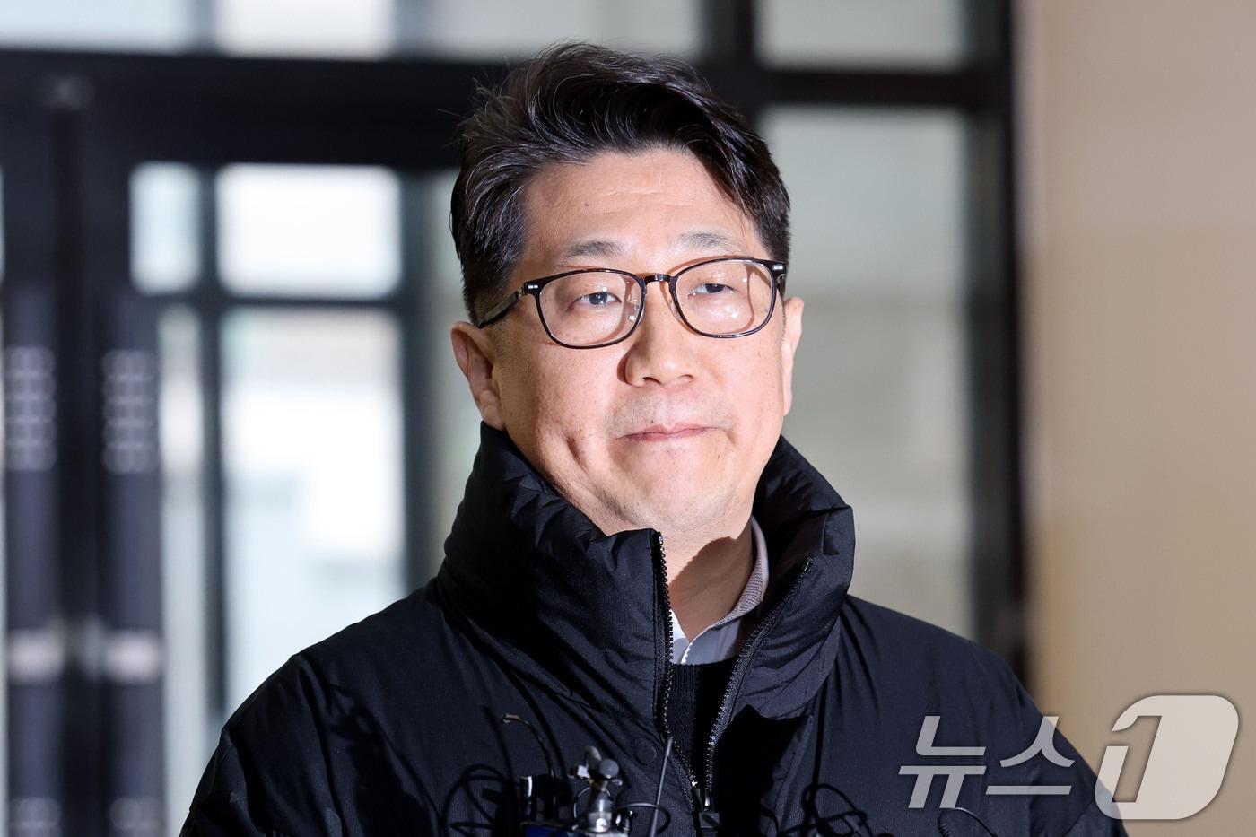 쿠팡 일용직 노동자 퇴직금 미지급 사건 수사 과정에서 외압이 있었다고 폭로한 문지석 검사가 11일 오전 서울 서초구 안권섭 특별검사팀 사무실에 참고인 신분으로 출석하며 발언하고 있다. 2025.12.11/뉴스1 ⓒ News1 이광호 기자