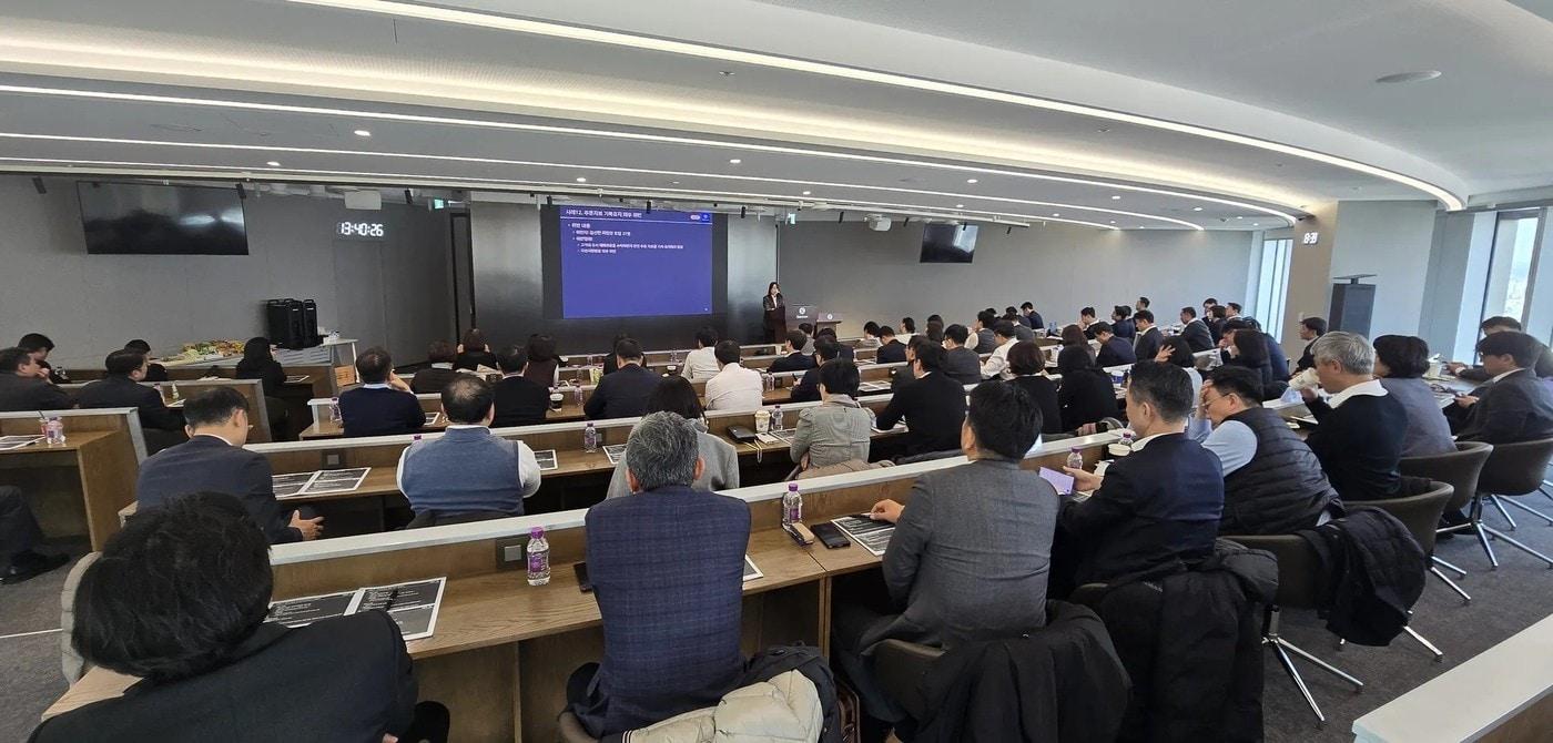 신한투자증권은 내부통제와 리스크 관리 역량을 내년 최우선 과제로 삼고 자산관리총괄 직원 대상 교육을 한달 조기 실행했다고 11일 밝혔다.  &#40;신한투자증권 제공&#41;