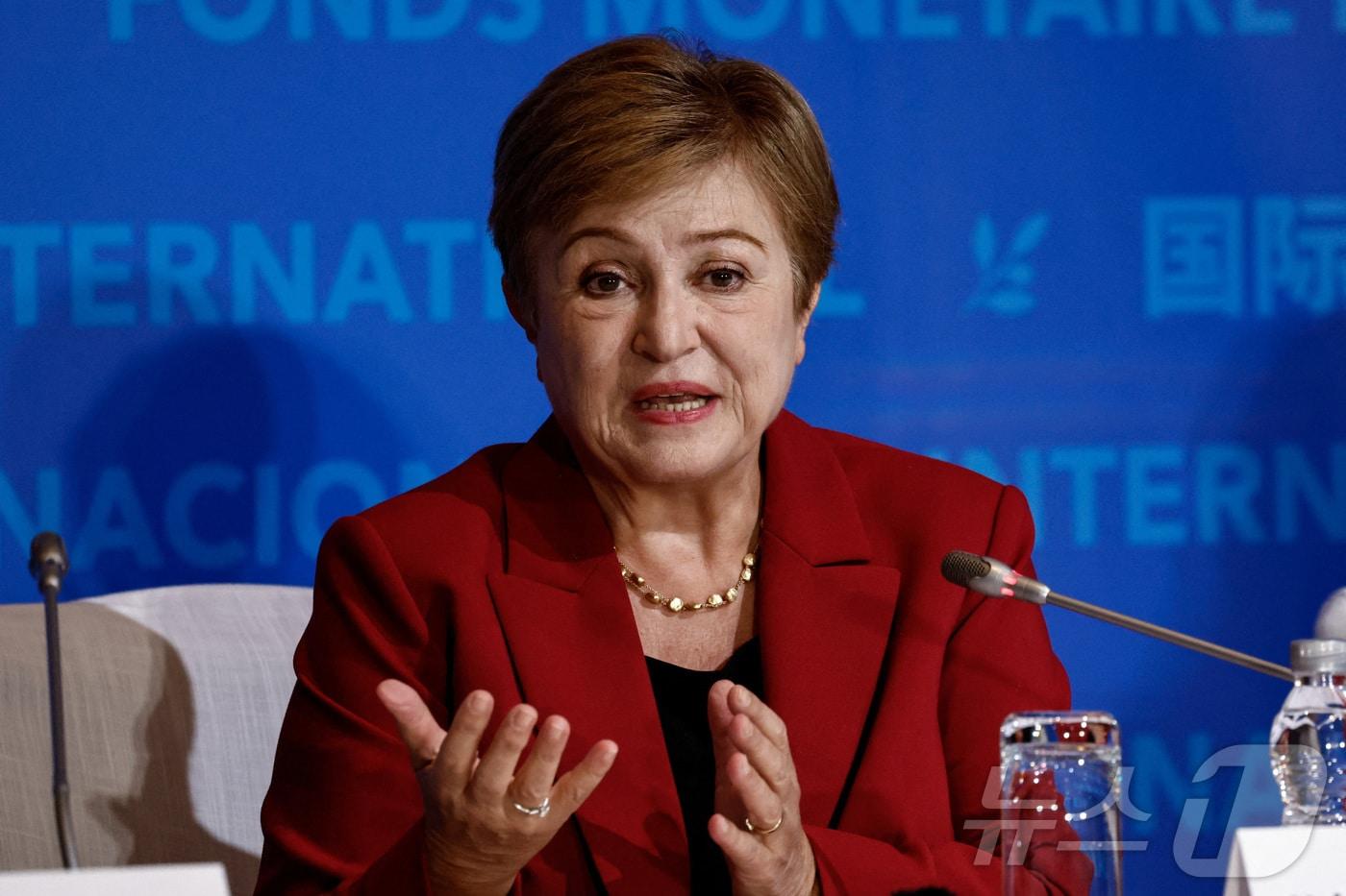 10일 크리스탈리나 게오르기에바 국제통화기금&#40;IMF&#41; 총재가 중국 베이징에서 기자회견을 하고 있다. 2025.12.10 ⓒ 로이터=뉴스1 ⓒ News1 김지완 기자