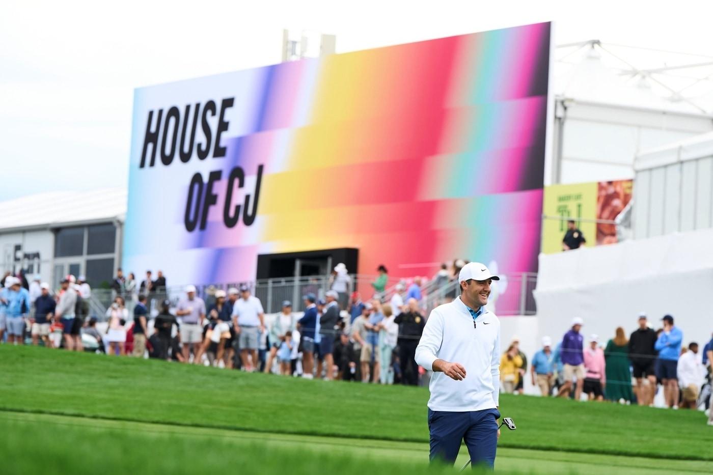 미국프로골프&#40;PGA&#41; 투어 2025시즌 &#39;베스트 타이틀 스폰서상&#39;을 받은 더 CJ컵 바이런 넬슨. &#40;PGA 제공&#41;