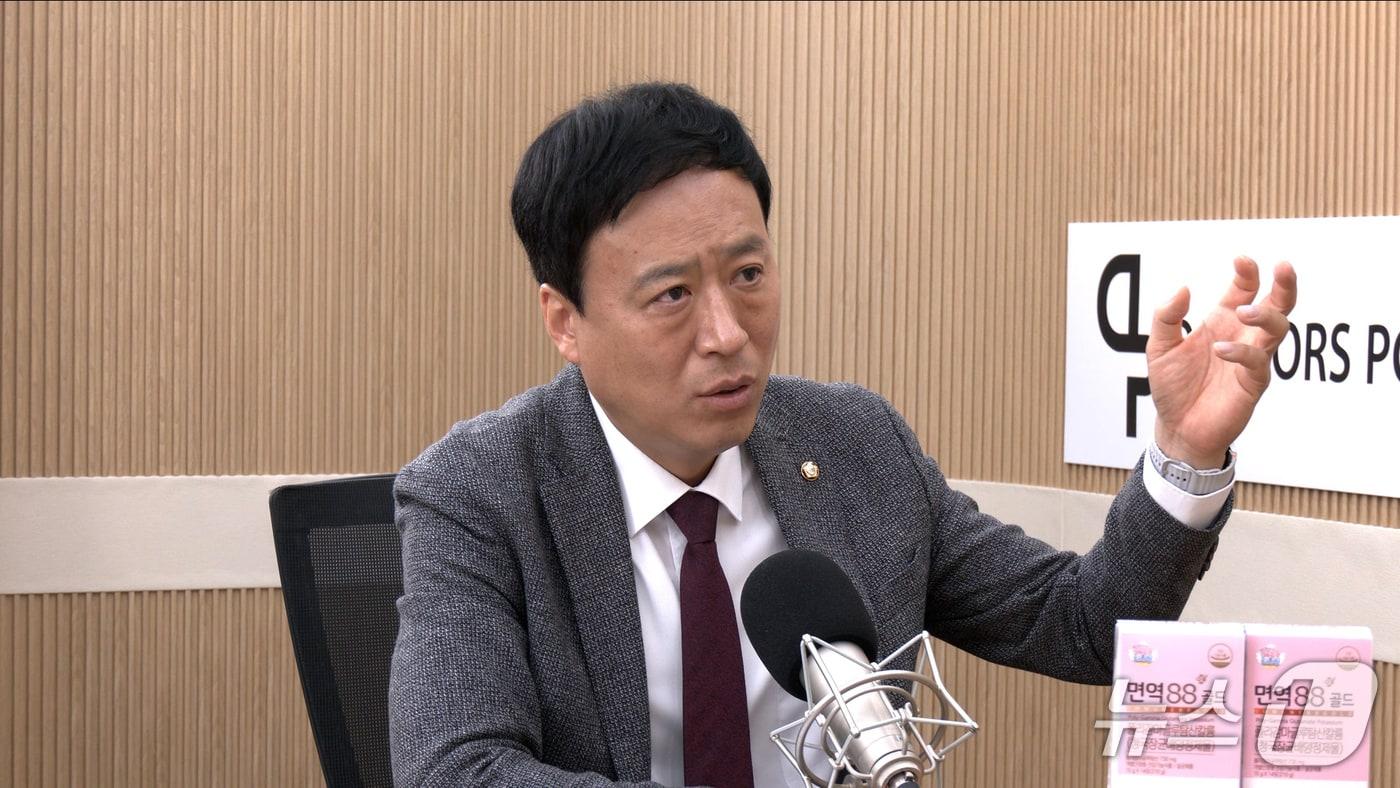 정성국 국민의힘 의원이 11일 뉴스1TV &#39;팩트앤뷰&#39;에 출연해 질문에 답하고 있다.&#40;뉴스1TV &#39;팩트앤뷰&#39; 캡처&#41;