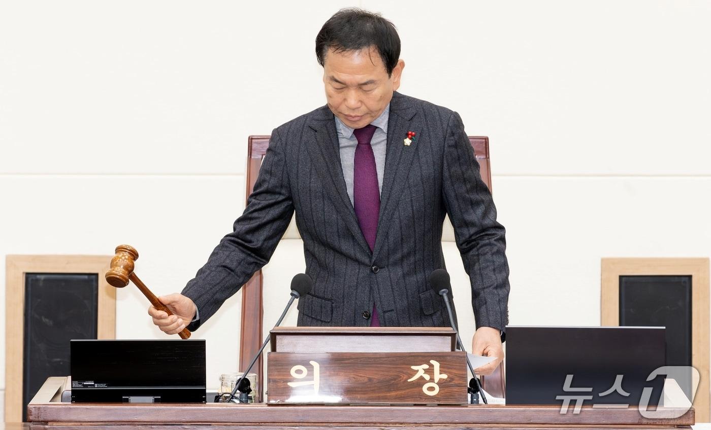 박교상 구미시의장이 11일 정례회 본회의를 주재하고 있다. &#40;구미시의회 제공. 재판매 및 DB금지&#41;/뉴스1