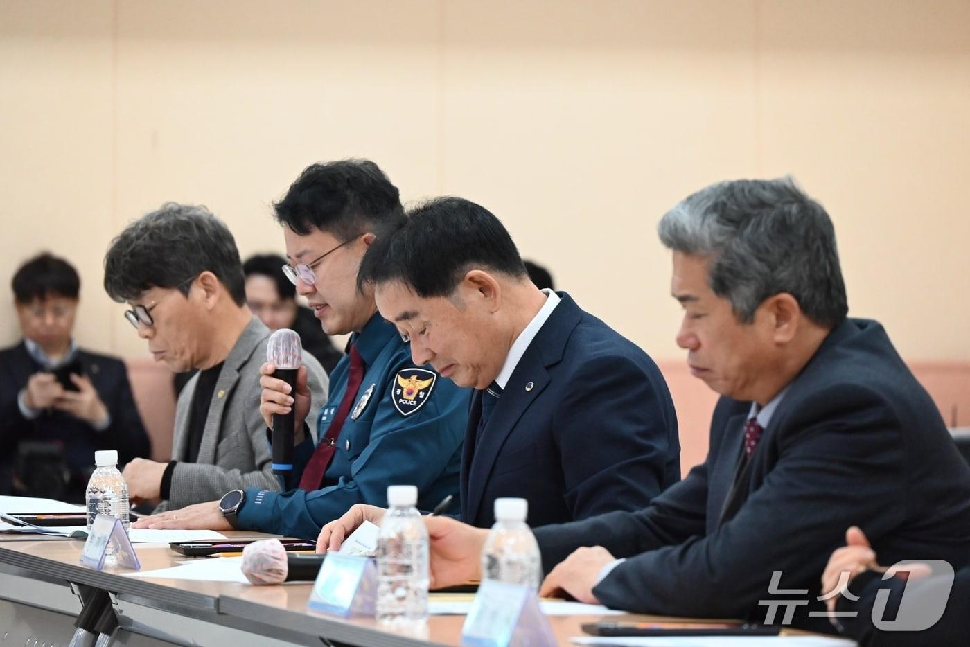 충북 진천군과 진천경찰서는 11일 진천경찰서에서 지역사회 안전망 강화를 위한 지역치안협의회를 열었다.&#40;진천경찰서 제공, 재판매 및 DB금지&#41;/뉴스1