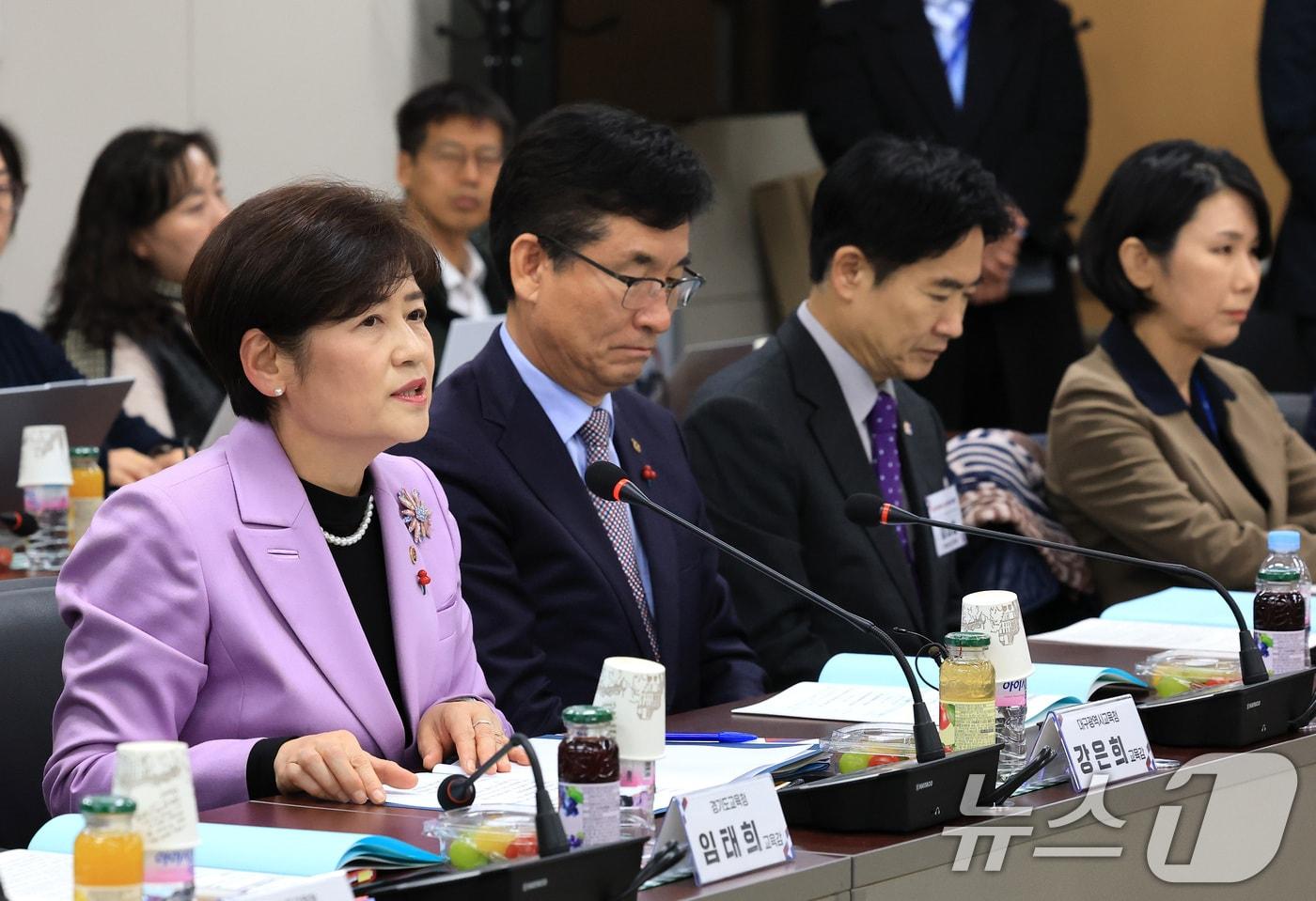 본문 이미지 - 강은희 대한민국교육감협의회장이 지난달 서울 종로구 정부서울청사에서 열린 국가교육위원장-시·도교육감 간담회에서 발언을 하고 있다. 2025.12.11/뉴스1 ⓒ News1 임세영 기자