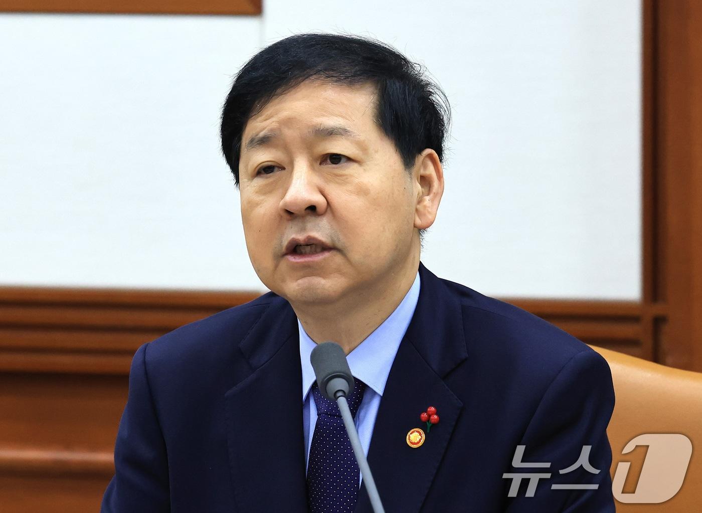 본문 이미지 - 구윤철 경제부총리 겸 기획재정부 장관이 12일 서울 종로구 정부서울청사에서 열린 대외경제 장관회의에서 모두발언을 하고 있다. 2025.12.12/뉴스1 ⓒ News1 임세영 기자