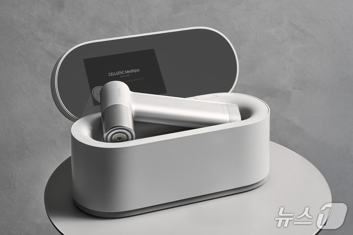 본문 이미지 - 세라젬 뷰티 디바이스 &#39;메디스파 올인원&#39; &#40;세라젬 제공. 재판매 및 DB금지&#41;