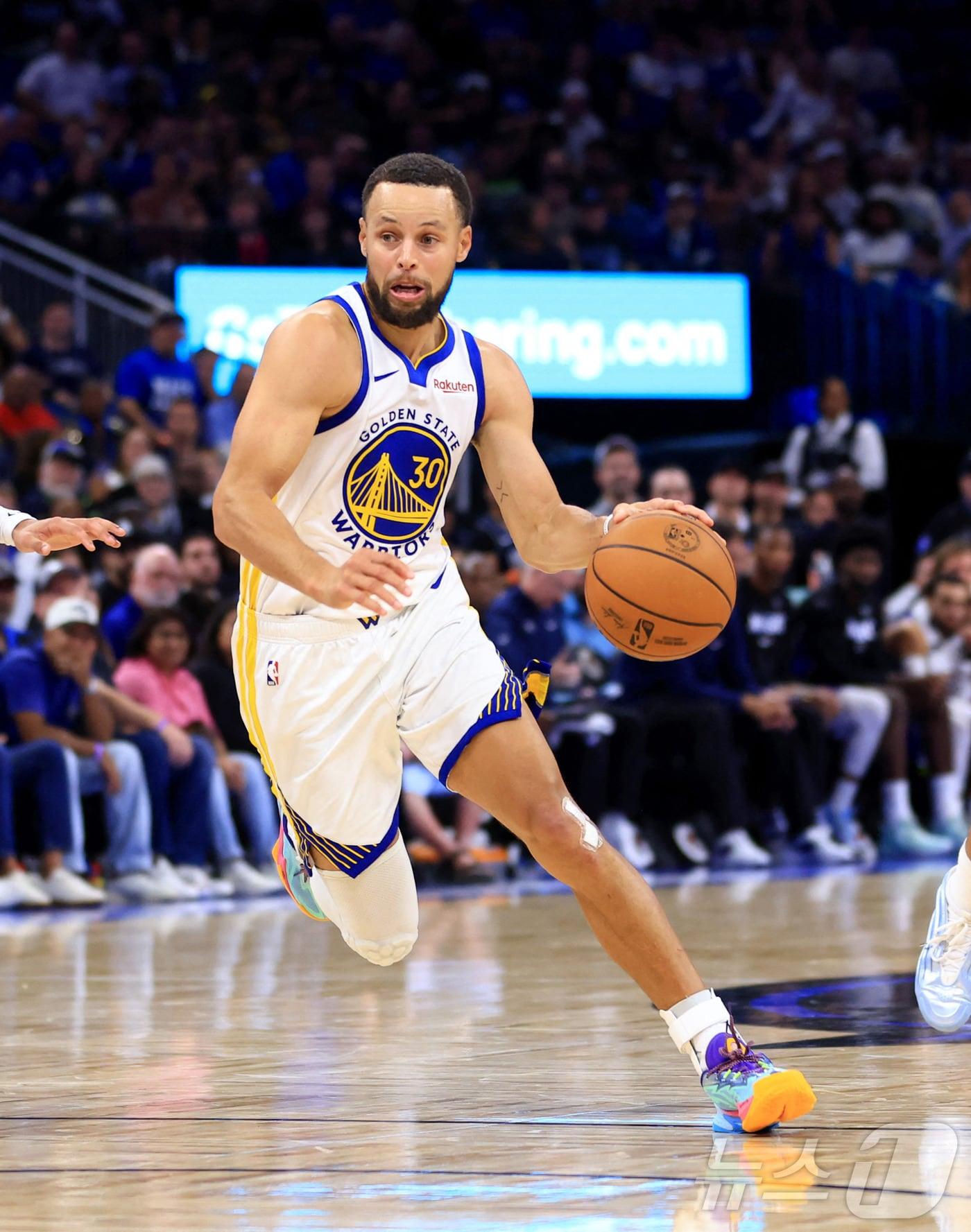 본문 이미지 - NBA 슈퍼스타 스테픈 커리.  ⓒ AFP=뉴스1