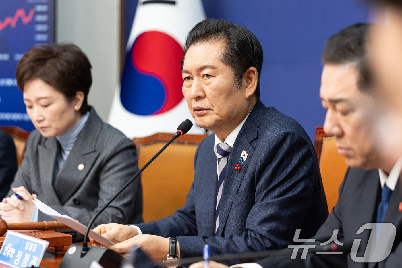 정청래 더불어민주당 대표가 12일 서울 여의도 국회에서 열린 최고위원회의에서 모두발언하고 있다. 2025.12.12/뉴스1 ⓒ News1 이승배 기자