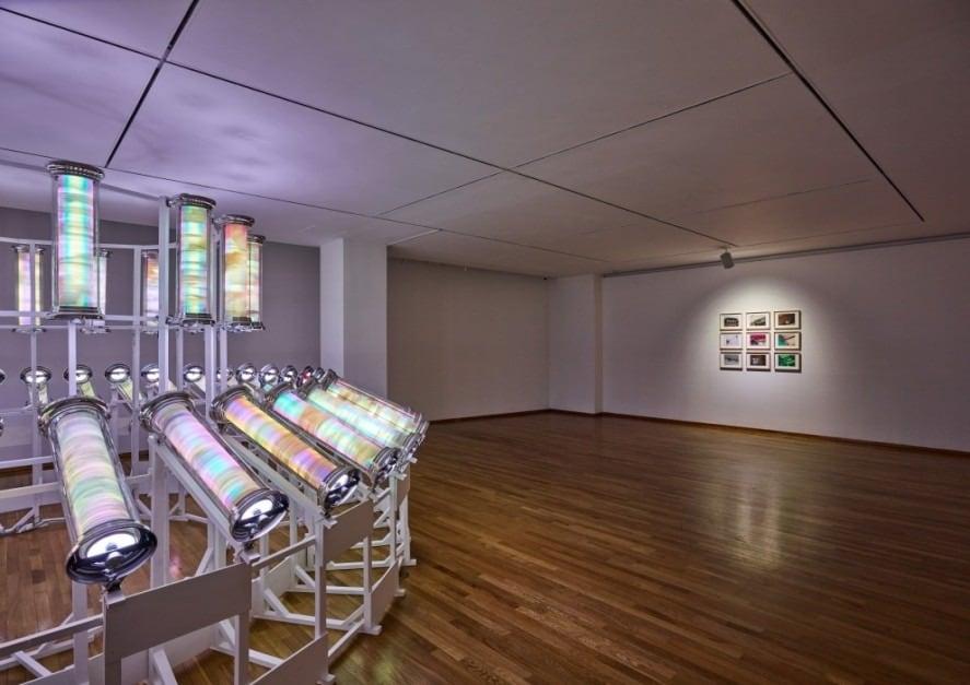 본문 이미지 - 금호미술관, &#39;2025 ARKO Leap&#39; 참여 전시 &mdash; 구지은 개인전 &#39;뉴제비타운&#39; 전경 &#40;한국문화예술위원회 제공&#41;　