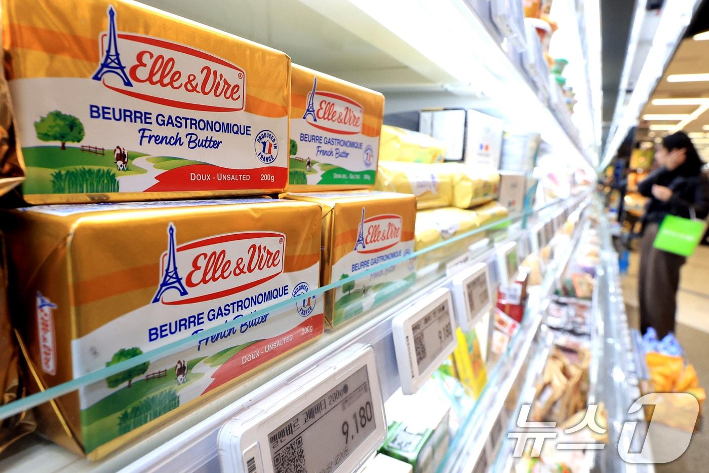 본문 이미지 - 서울 시내의 한 마트에 버터가 진열된 모습. /뉴스1 ⓒ News1 