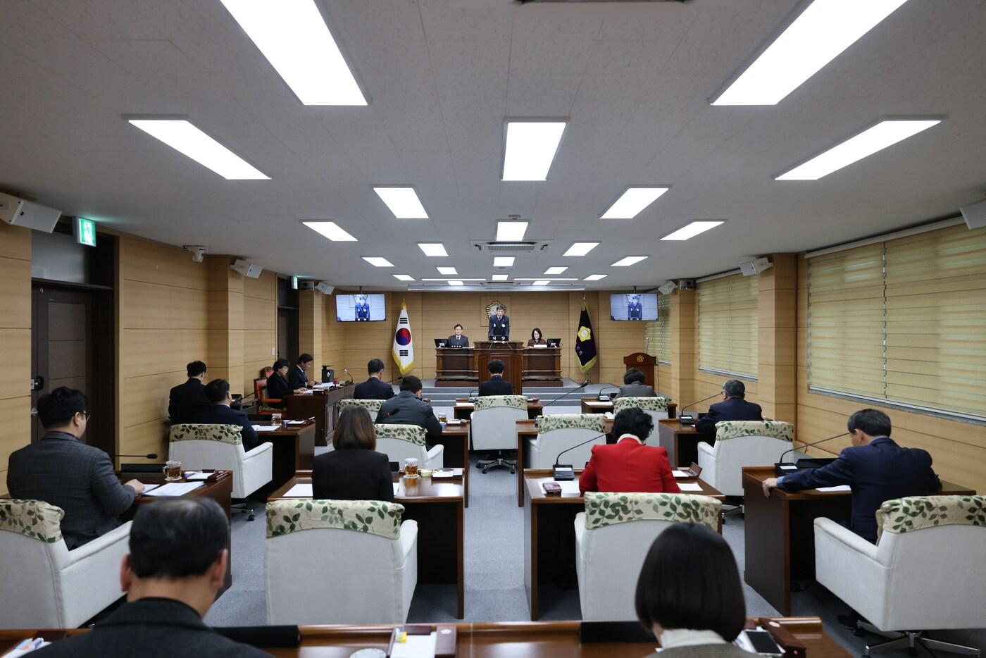 본문 이미지 - 부여군의회 297회 정례회 진행 모습.(부여군의회 제공. 재판매 및 DB금지)/뉴스1