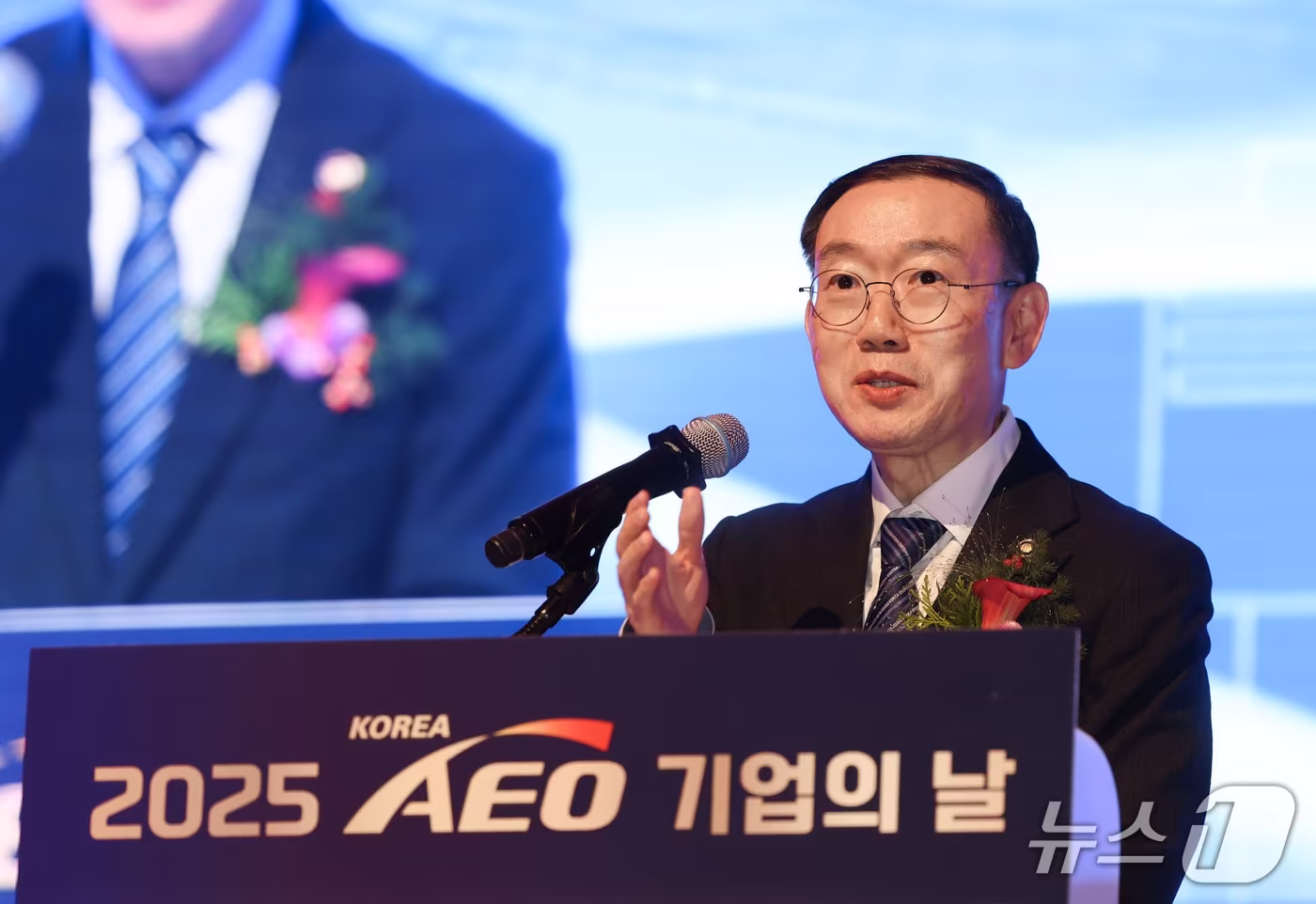 이명구 관세청장이 12일 건설회관에서 열린 2025 AEO 기업의 날 행사에서 개회사를 하고 있다. &#40;관세청 제공.재판매 및 DB금지&#41;/뉴스1