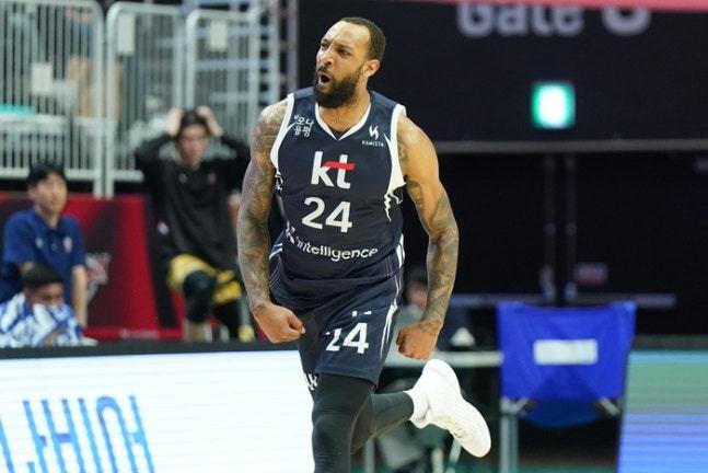 본문 이미지 - 수원 KT 데릭 윌리엄스. &#40;KBL 제공&#41;