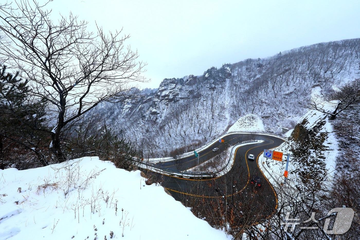 눈 쌓인 한계령.&#40;인제군 제공. 재판매 및 DB금지&#41;/뉴스1