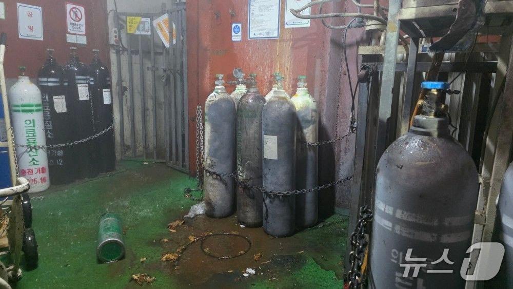 본문 이미지 - 폭발 현장. (경기도소방재난본부 제공. 재판매 및 DB 금지) 2025.12.13/뉴스1