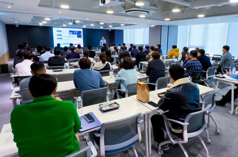 본문 이미지 - SK에코플랜트 사내교육 모습&#40;SK에코플랜트 제공&#41; 뉴스1 ⓒ News1  