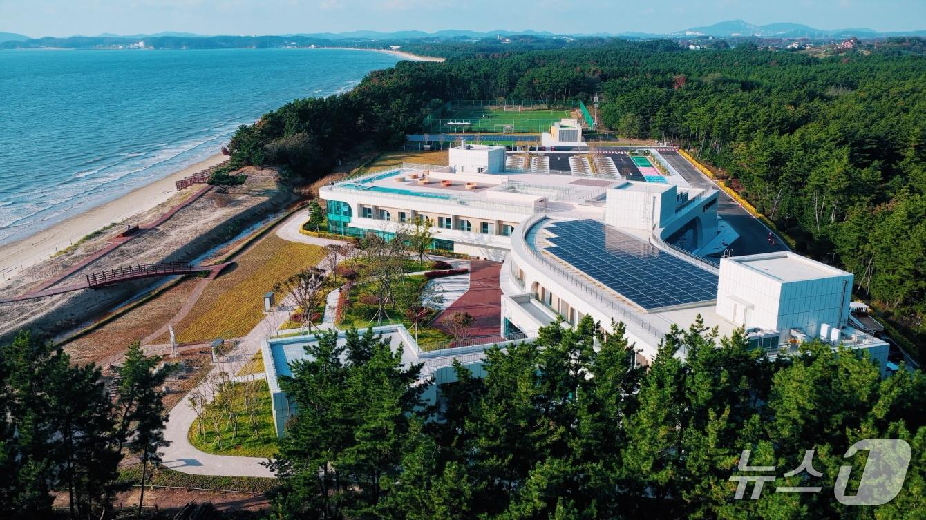 본문 이미지 - 태안해양치유센터 전경(태안군 제공. 재판매 및 DB금지)2025.12.15/뉴스1