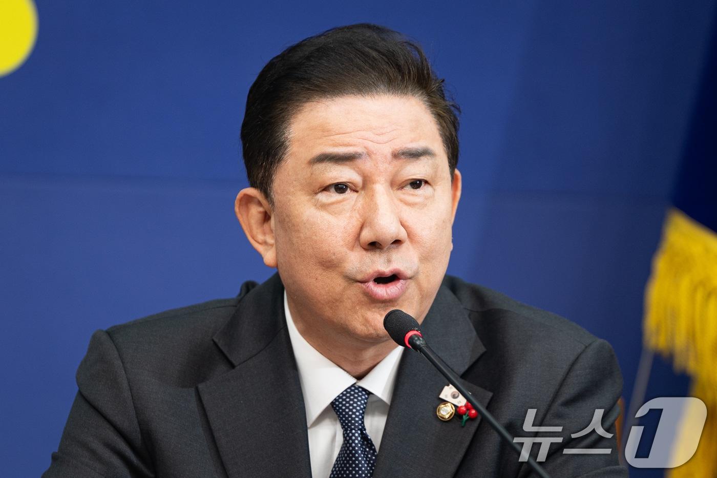 김병기 더불어민주당 원내대표가 15일 서울 여의도 국회에서 열린 최고위원회의에서 모두 발언을 하고 있다. 2025.12.15/뉴스1 ⓒ News1 유승관 기자