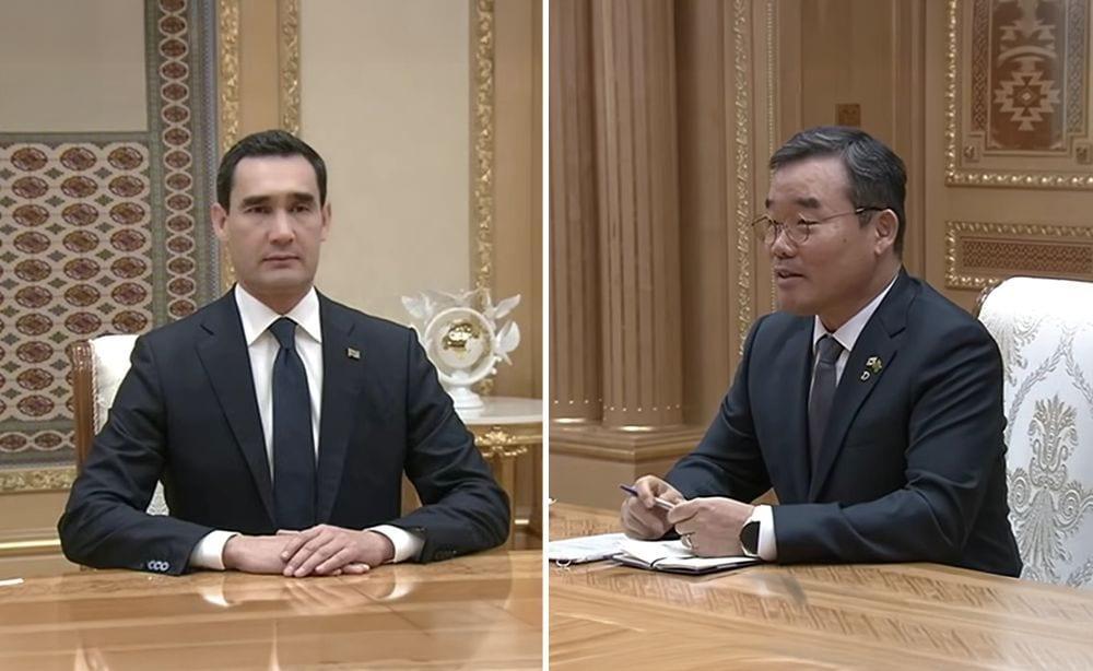 본문 이미지 - 세르다르 베르디무하메도프 투르크메니스탄 대통령(왼쪽)을 예방하고 있는 김보현 사장.(대우건설 제공)뉴스1ⓒ news1