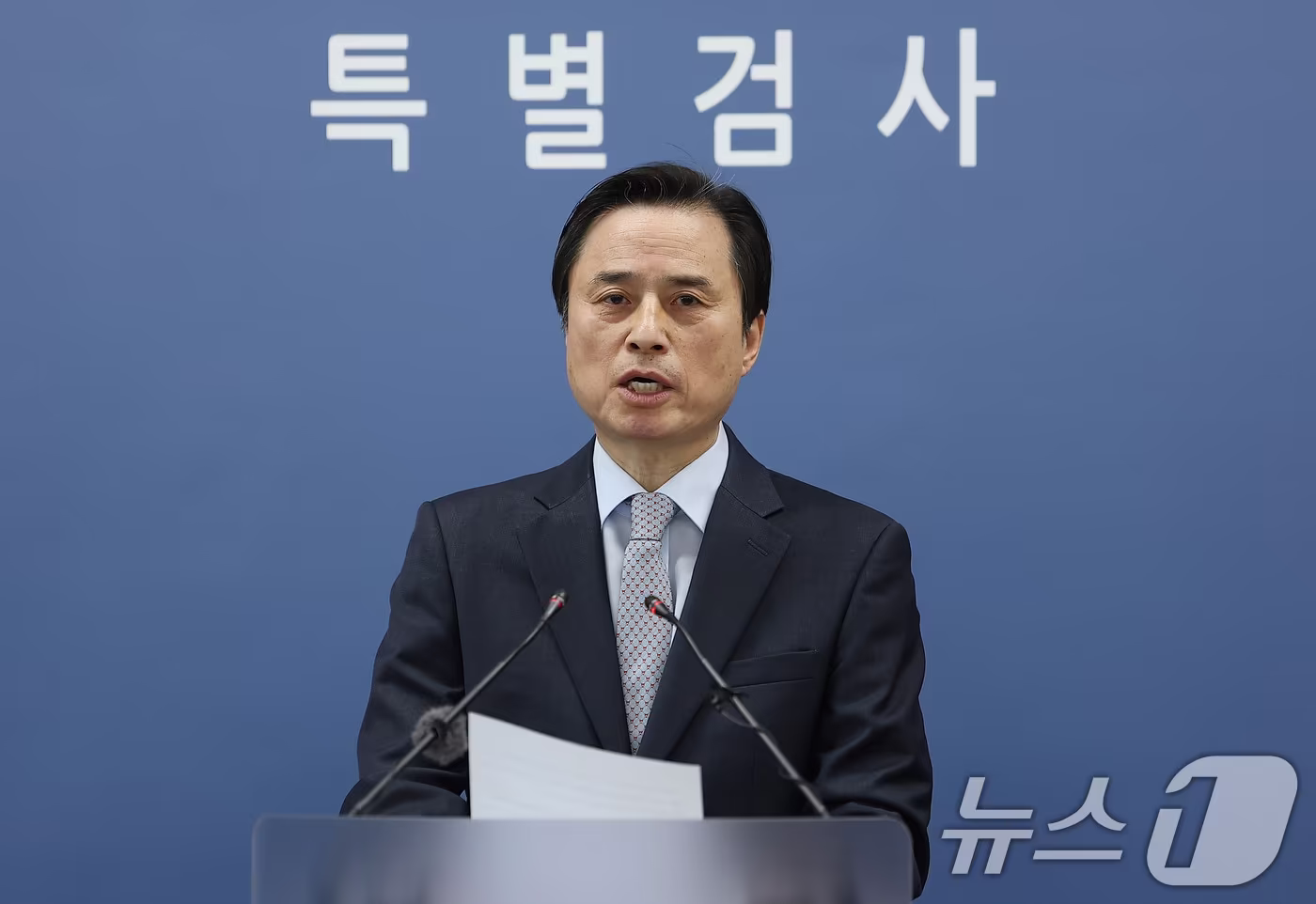 조은석 특별검사가 15일 서울 서초구 서울고검 기자실에서 12·3 비상계엄 사태 관련 내란·외환 사건 최종 수사 결과를 발표하고 있다. (공동취재) 2025.12.15/뉴스1 ⓒ News1 박지혜 기자