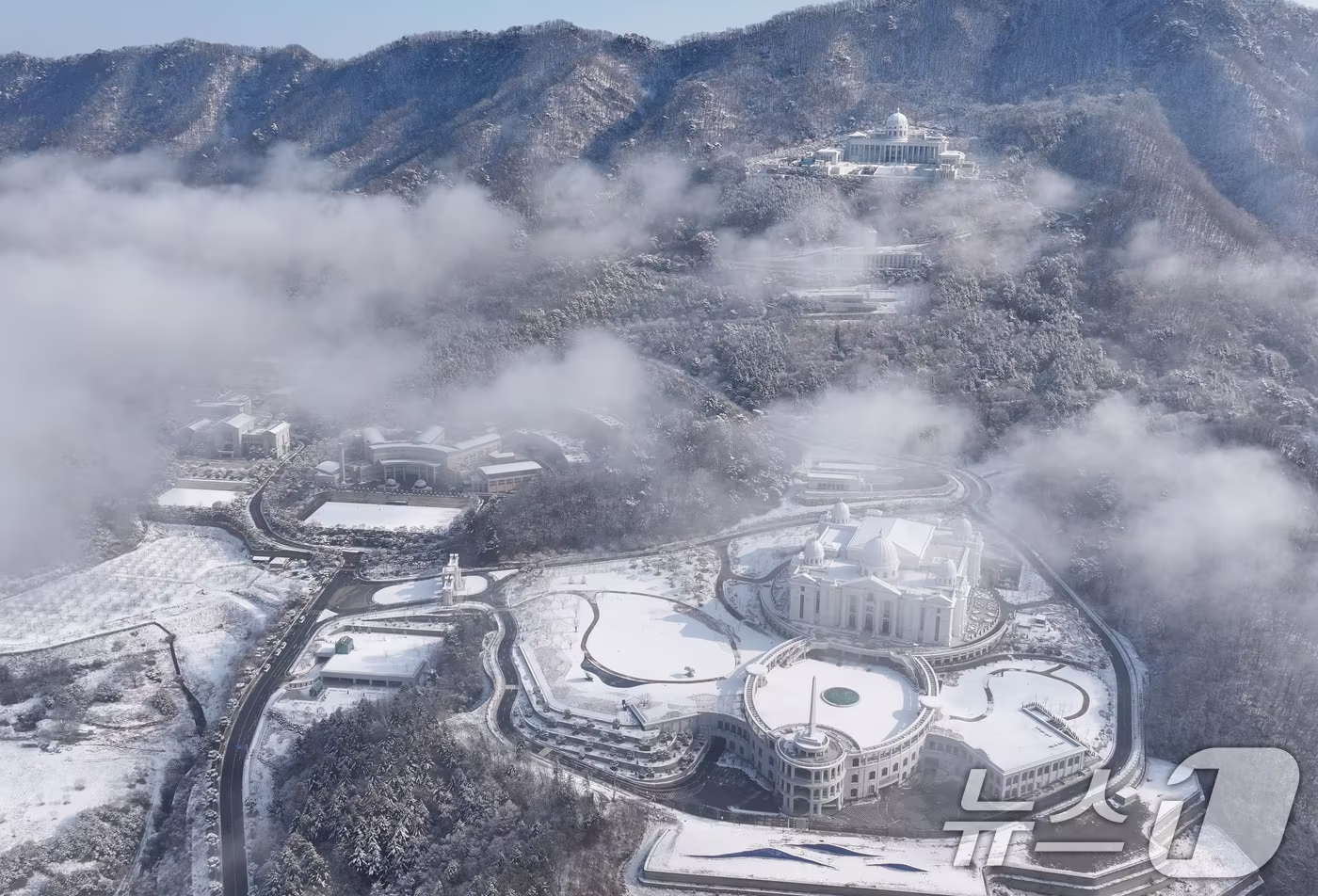 지난 15일  압수수색이 진행중인 경기도 가평 통일교 천원궁과 천정궁 젼경. 2025.12.15/뉴스1 ⓒ News1 구윤성 기자