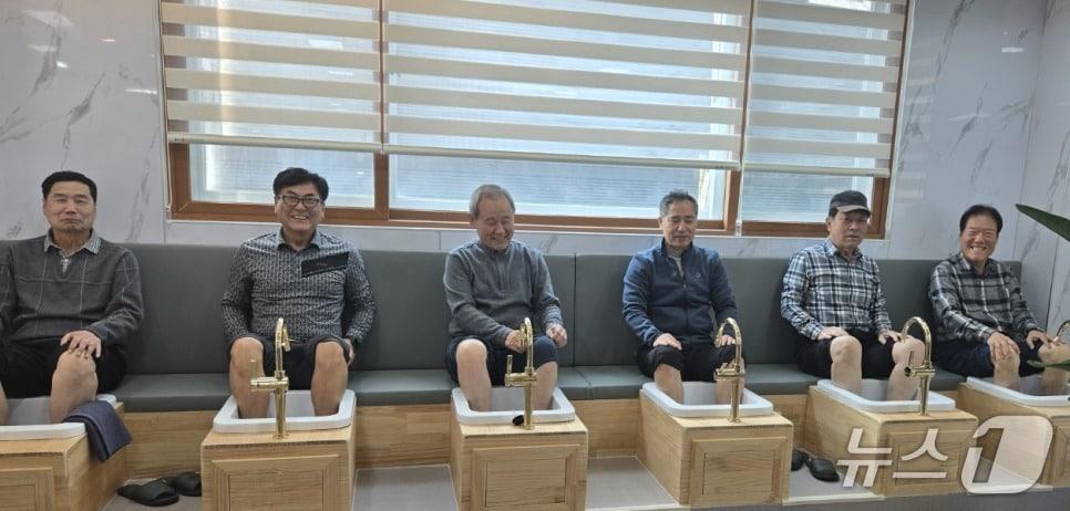 본문 이미지 - 늘행복한실버케어센터 족욕 시설.(늘행복한실버케어센터 제공. 재판매 및 DB금지)/뉴스1