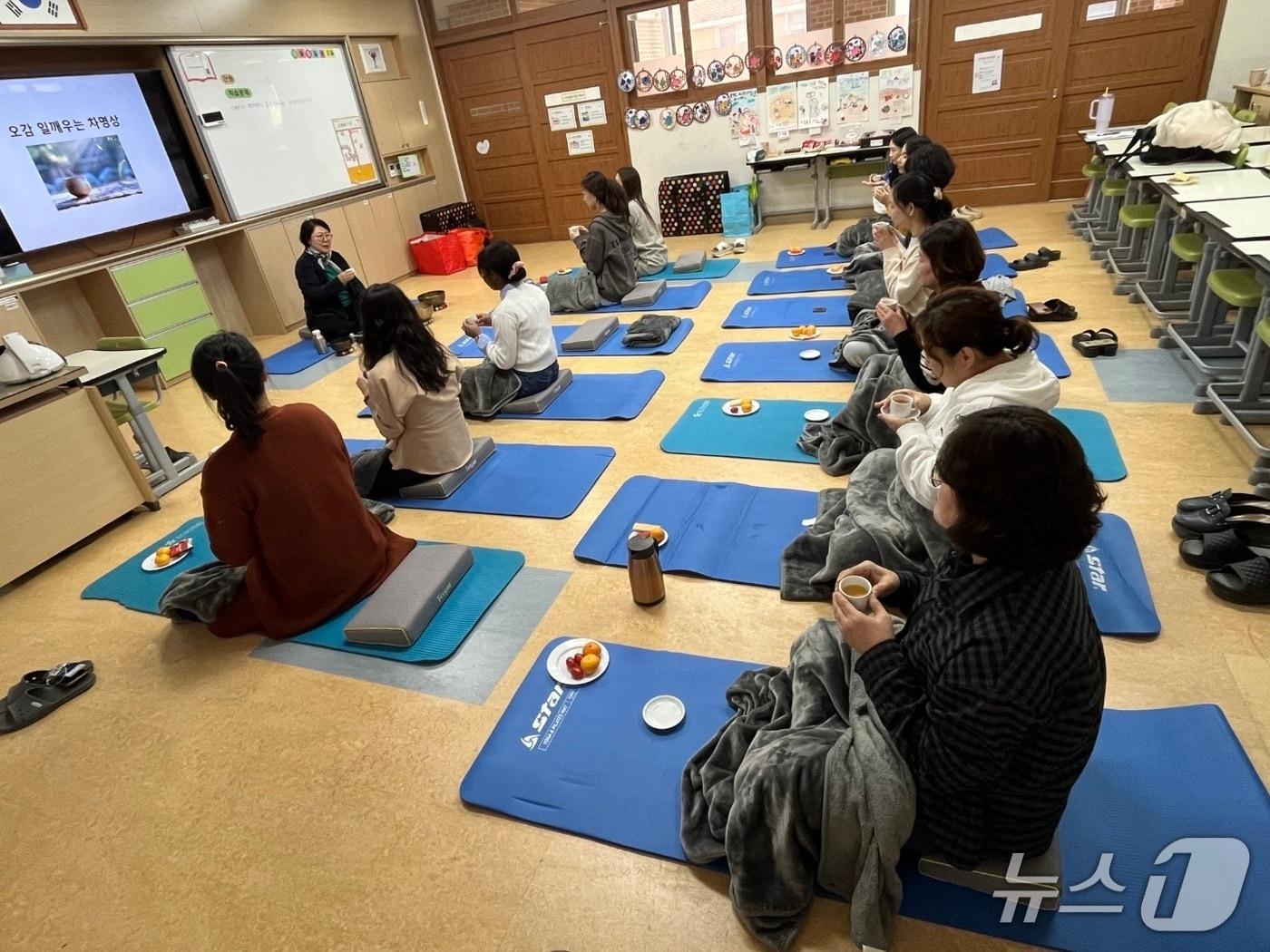 본문 이미지 - 강원특별자치도교육청, 학교로 찾아가는 교원 집단 자기돌봄 프로그램 운영.(도교육청 제공, 재판매 및 DB금지)