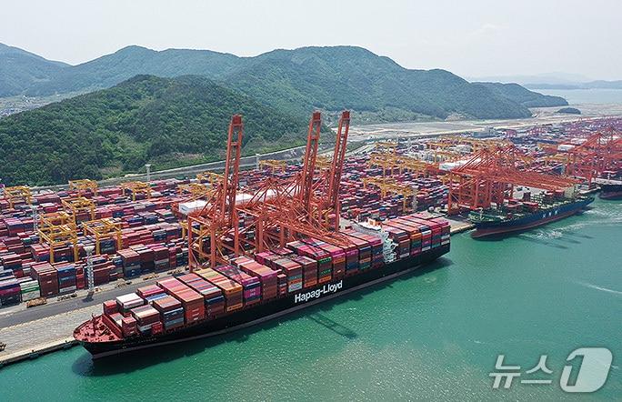 본문 이미지 - 부산신항 4부두 전경 (부산항만공사 제공. 재판매 및 DB금지)
