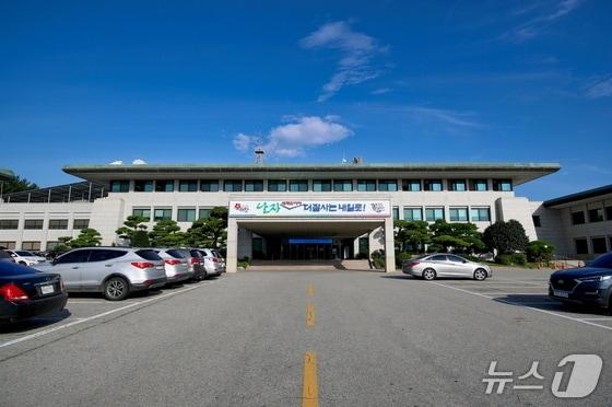 본문 이미지 - 태안군청 전경.(태안군 제공. 재판매 및 DB금지)/뉴스1