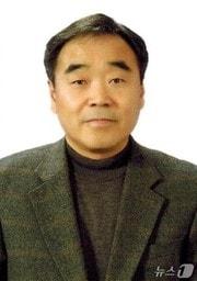 본문 이미지 - 신현태 평창군 대화 중·고 총동문회장.(총동문회 측 제공, 재판매 및 DB금지)