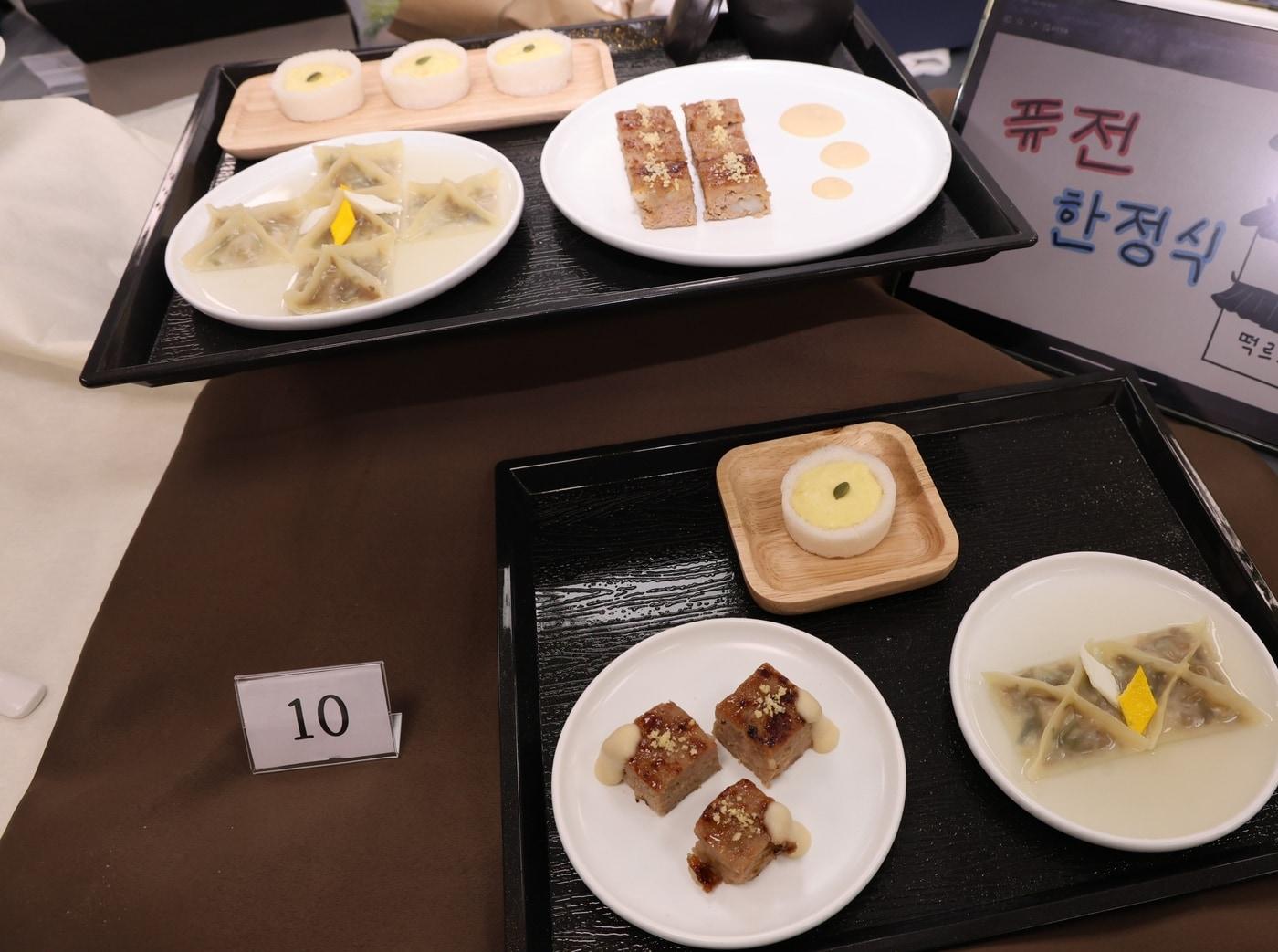 본문 이미지 - 오뚜기상 수상메뉴(떡갈비&편수, 옥수수떡르트).(오뚜기 제공)