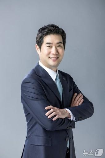 본문 이미지 - 윤새봄 웅진 대표이사 사장이 17일 웅진그룹 정기 임원인사에서 부회장으로 승진했다.(웅진그룹 제공)