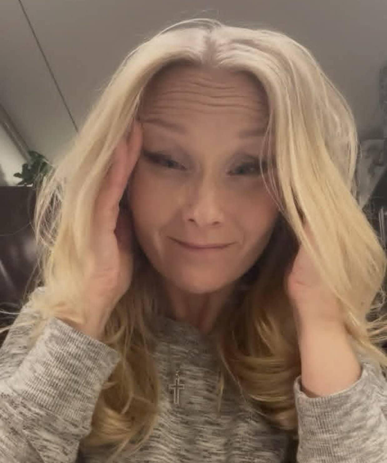 카이사 가레데우 핀란드인당 의원의 '눈찢기' 사진 (출처=소셜미디어 엑스(X))